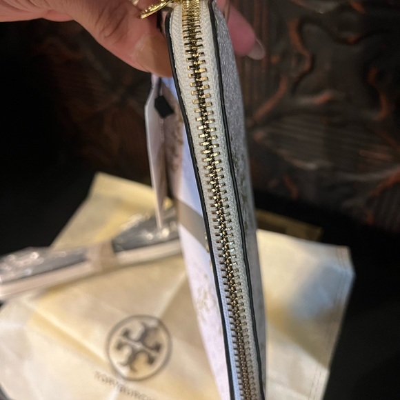 Tory Burch Olive Green & Light Purple Wristlet w/ Long Crossbody Strap NWT - Picture 12 of 15